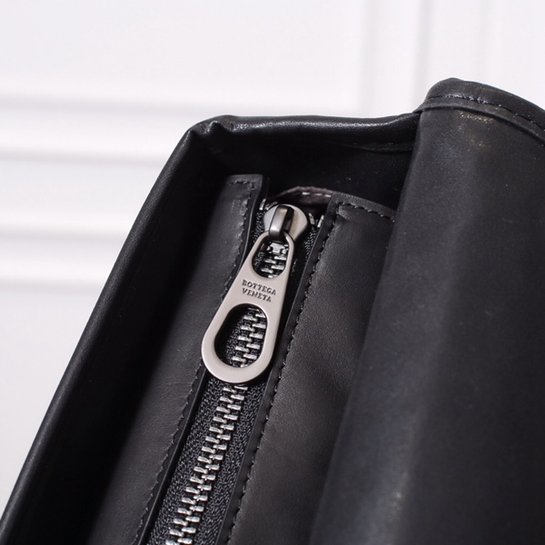 ボッテガヴェネタバッグ着用イメージ